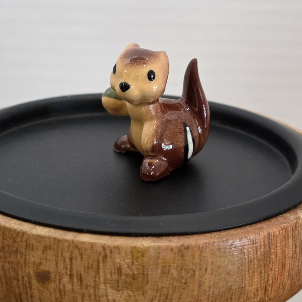 Vintage Hagen Renaker Chipmunk Figurine Acorn Ceramic Miniature as Is Chipped